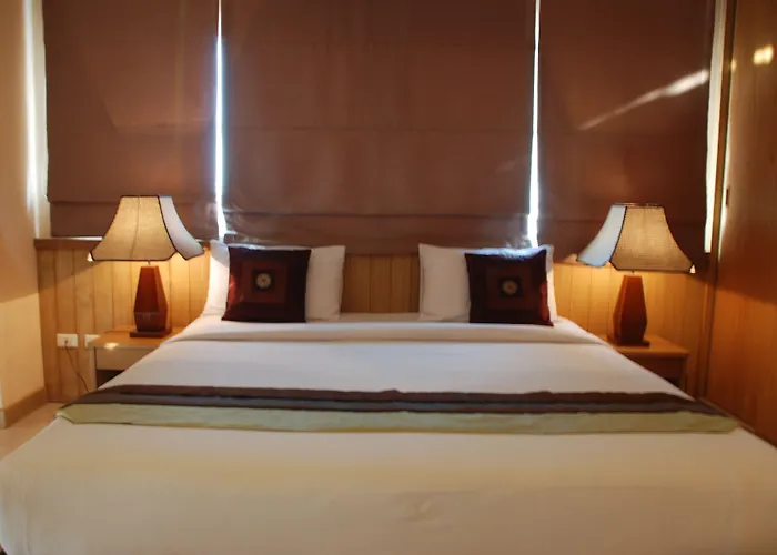 Metro Point Hotel