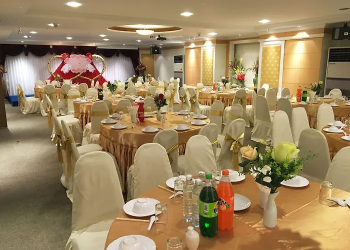 Metro Point Hotel 4*