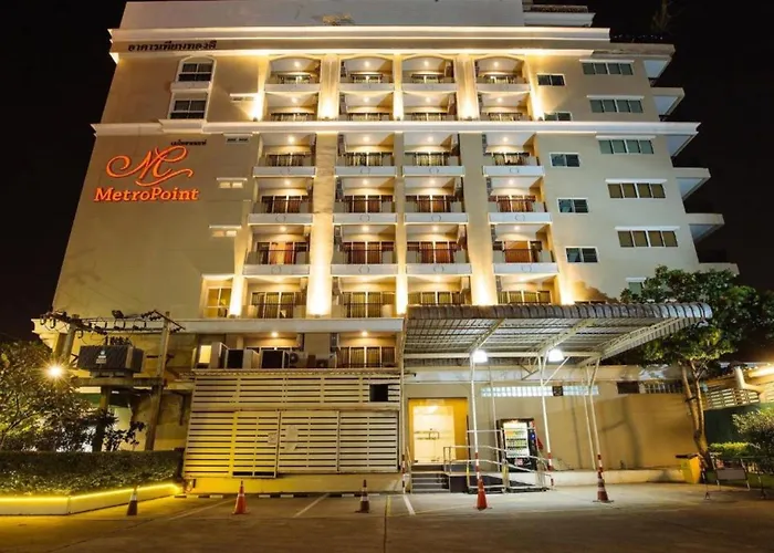 Metro Point 4*