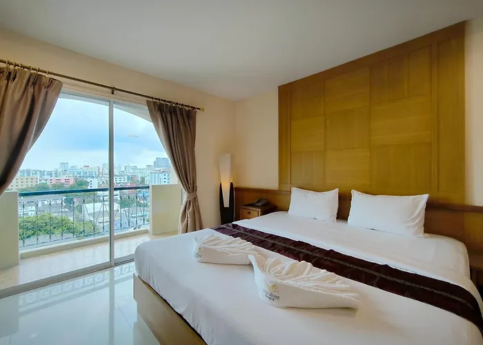 Metro Point Hotel