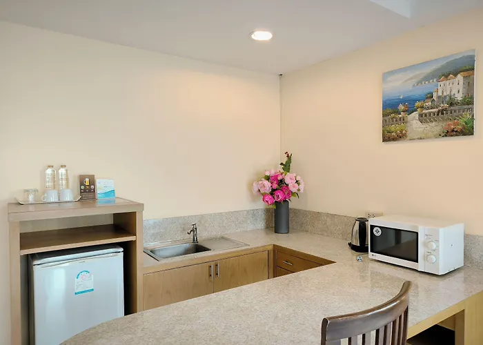 Metro Point 4*